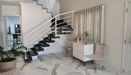 Sobrado à venda com 3 quartos, sendo 1 suíte,  em Chora Menino, São Paulo, SP