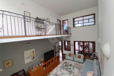Casa à venda ou para alugar com 3 suítes em Jardim Itália, Itapetininga, SP