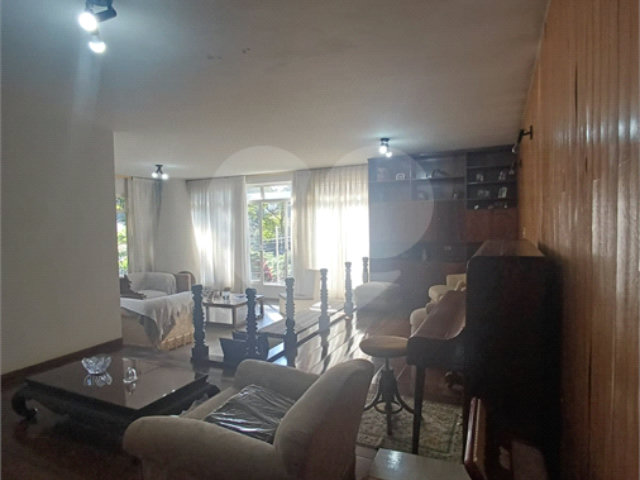 Sobrado à venda com 5 suítes em Vila Albertina, São Paulo, SP