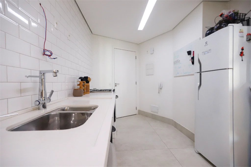 Apartamento à venda com 3 quartos, sendo 1 suíte, em Vila Anastácio, São Paulo, SP