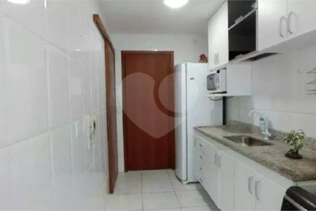 Cobertura à venda com 4 quartos, sendo 2 suítes,  em Algodoal, Cabo Frio, RJ