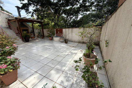Casa à venda com 4 quartos, sendo 1 suíte, no condomínio Taquaral, São Paulo - SP