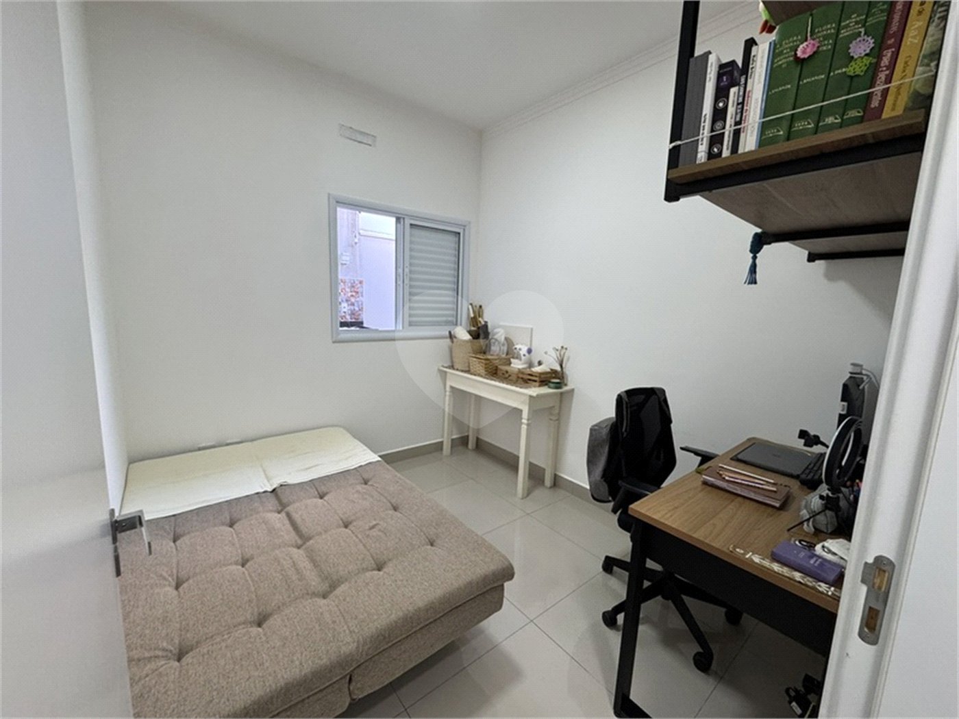 Casa à venda com 3 quartos, sendo 1 suíte, no condomínio Jardim Guarujá, Salto - SP