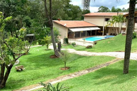 Casa à venda com 10 quartos, sendo 3 suítes, no condomínio Chácaras Campo Verde, Campo Limpo Paulista - SP