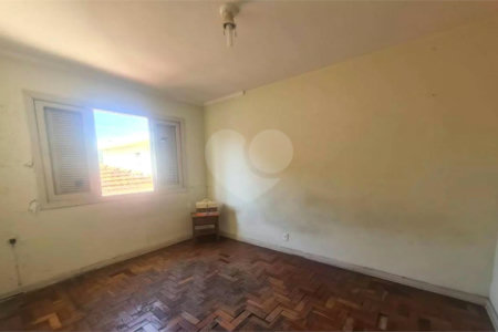 Casa à venda com 4 quartos, sendo 1 suíte,  em Jardim Trussardi, São Paulo, SP