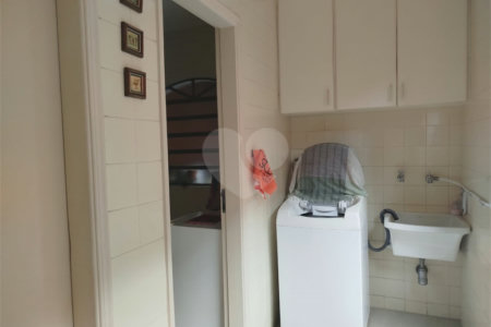 Sobrado à venda com 3 quartos, sendo 1 suíte, em Vila Matias, São Paulo, SP