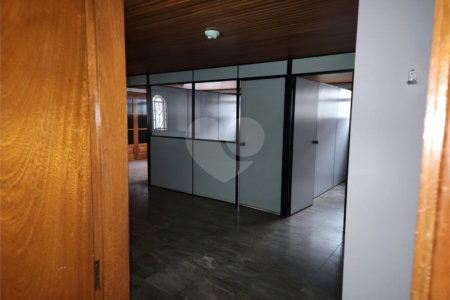 Sobrado à venda ou para alugar com 4 quartos, sendo 2 suítes, no Centro, Araraquara, SP