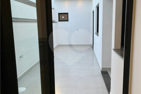 Casa à venda com 3 quartos, sendo 1 suíte, no condomínio Portal dos Sabiás, Itu - SP