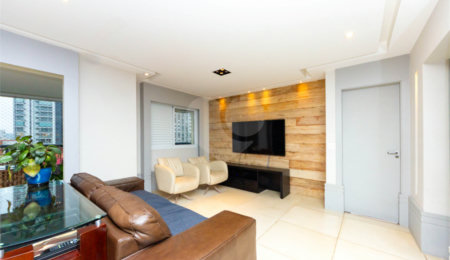 Apartamento à venda com 2 quartos, sendo 1 suíte,  em Chácara Santo Antônio (zona Sul), São Paulo, SP
