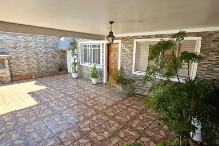 Casa à venda ou para alugar com 5 quartos, sendo 1 suíte, no Centro, Salto, SP