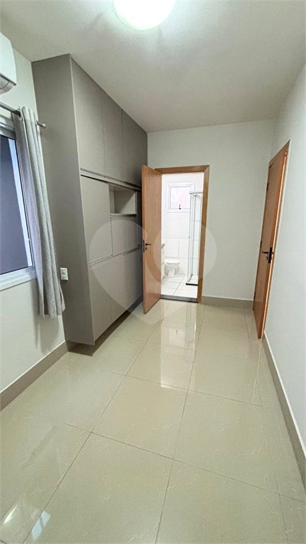 Casa à venda com 3 quartos, sendo 1 suíte, no condomínio Solar das Torres, Cuiabá - MT