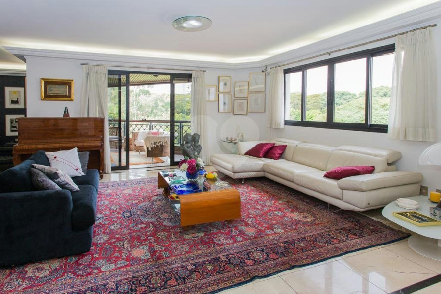Apartamento para alugar com 5 quartos, sendo 3 suítes, em Alto de Pinheiros, São Paulo, SP