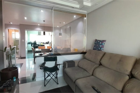 Sobrado à venda com 3 quartos, sendo 2 suítes,  em Vila Pires, Santo André, SP