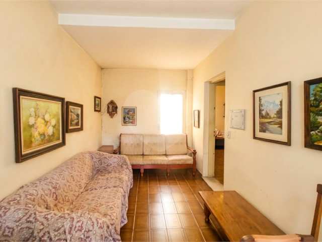 Sobrado à venda com 3 quartos em Moema, São Paulo, SP