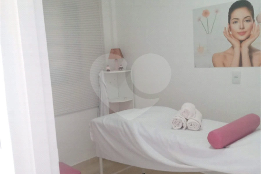 Sobrado à venda com 6 quartos em Horto, São Paulo, SP