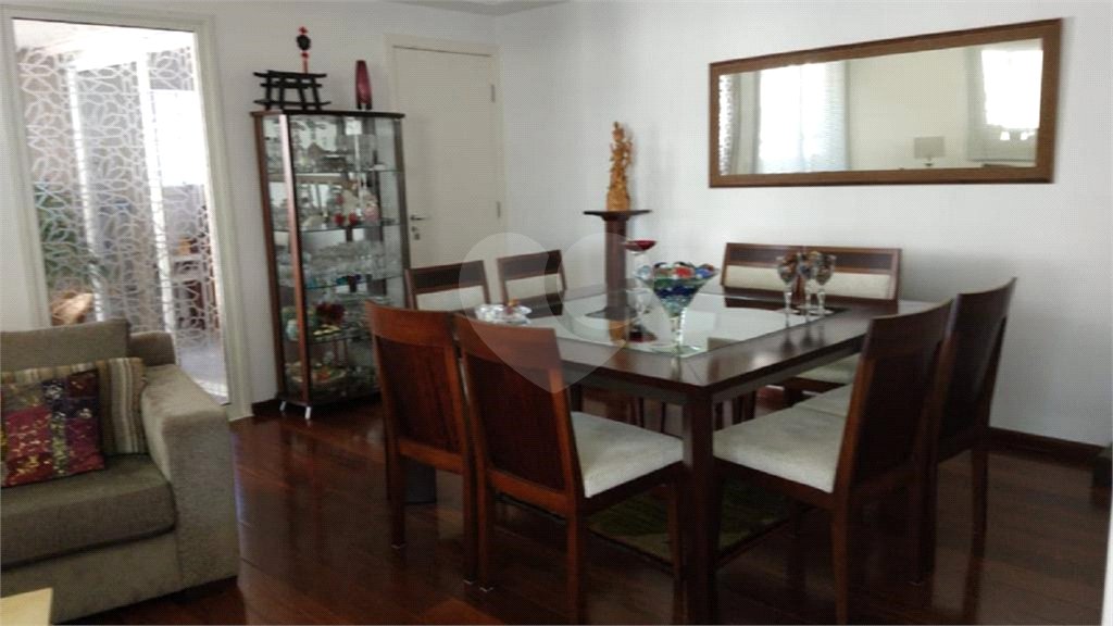 Apartamento à venda no Paraíso de 303m² com 4 suítes e 4 vagas.