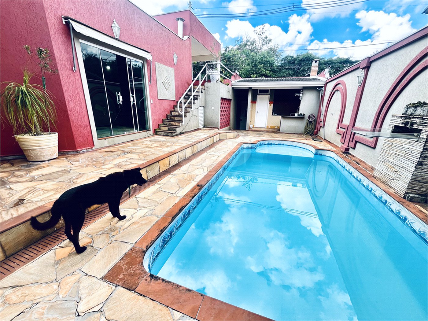 Casa à venda com 3 quartos, sendo 1 suíte, em Vila Nastri, Itapetininga, SP