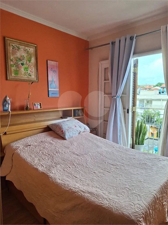 Sobrado à venda com 3 quartos, sendo 1 suíte, em Vila Irmãos Arnoni, São Paulo, SP