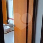 Sobrado para alugar com 4 quartos, sendo 3 suítes, em Vila Nivi, São Paulo, SP