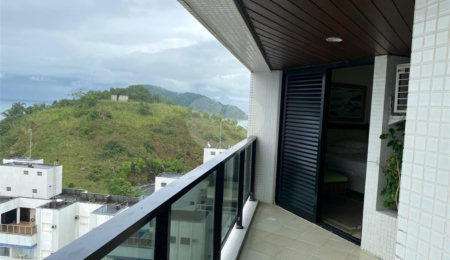 Apartamento à venda com 4 suítes em Jardim Astúrias, Guarujá, SP
