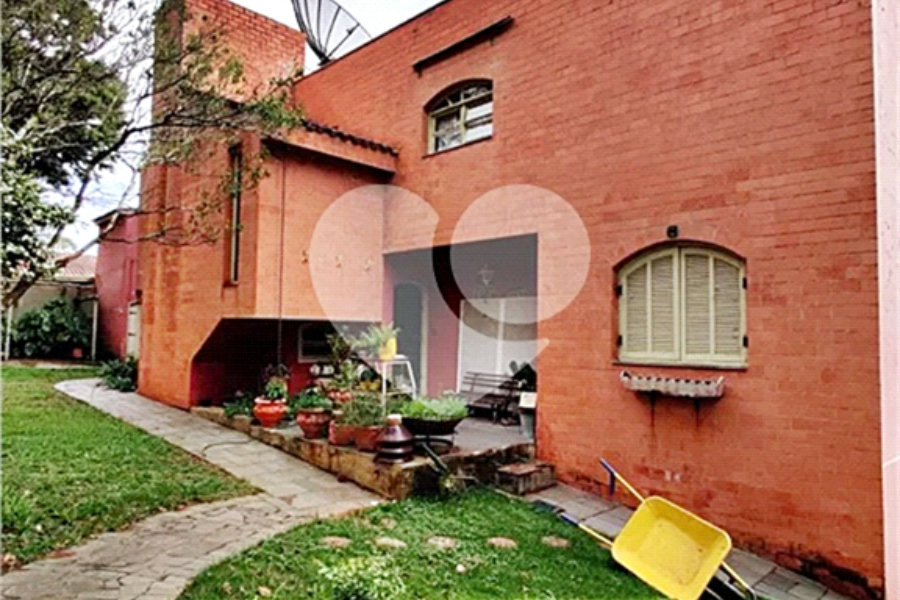 Casa à venda com 4 quartos, sendo 1 suíte, no condomínio Chacarás Bela Vista, Mairiporã - SP