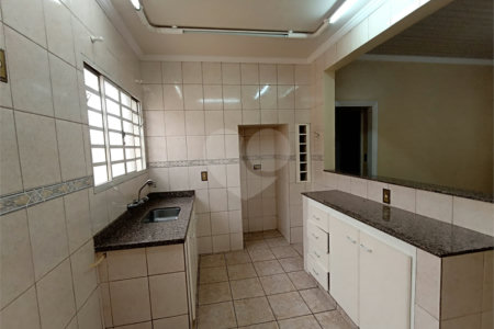 Casa à venda com 3 quartos, sendo 2 suítes,  no Centro, Itapetininga, SP