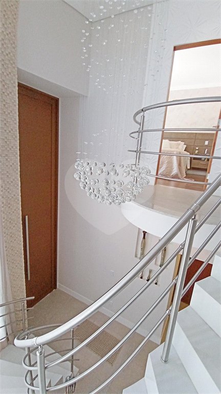 Casa à venda com 3 suítes no condomínio Vila do Sol, Valinhos - SP