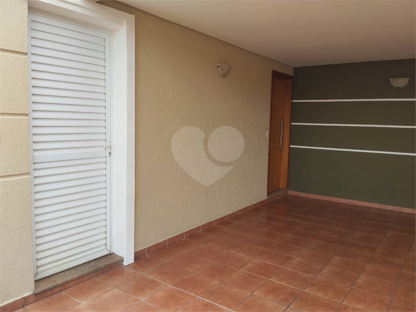 Casa à venda com 3 quartos, sendo 1 suíte,  no condomínio Vila Aracoara, Araraquara - SP