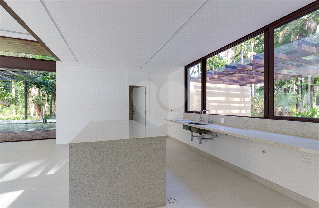 Casa à venda com 5 suítes no condomínio Chácara Flora, São Paulo - SP