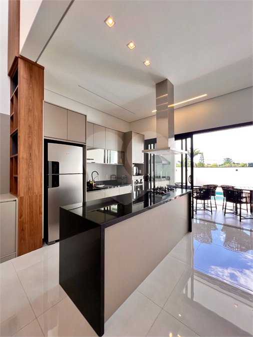 Casa à venda com 3 suítes no condomínio Residencial Mont'alcino, Valinhos - SP