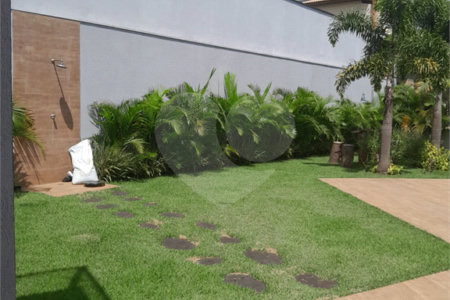 Casa à venda com 3 suítes em Moinho Velho, Cotia, SP