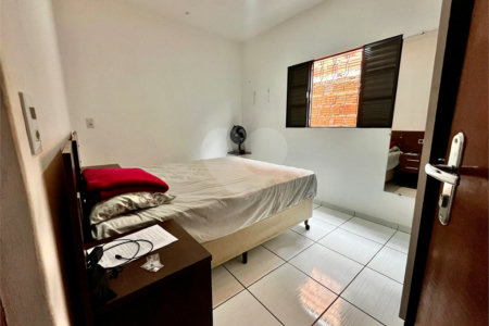 Casa à venda com 2 quartos em Vila Maria Isabel, Itapetininga, SP