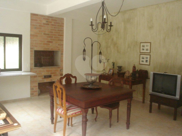 Casa à venda com 3 quartos, sendo 2 suítes,  no condomínio residencial Cantareira-pque Petropolis, Mairiporã - SP