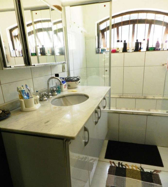 Casa de Vila à venda com 5 quartos, sendo 2 suítes, em Jardim Marajoara, São Paulo, SP