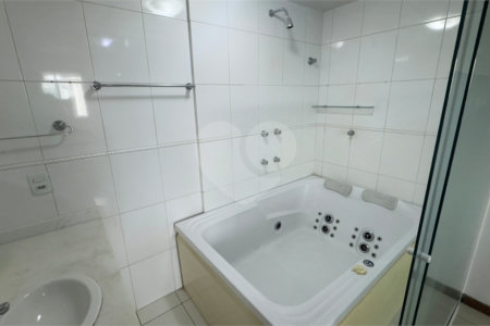 Cobertura à venda com 3 quartos, sendo 1 suíte,  em Tijuca, Rio de Janeiro, RJ