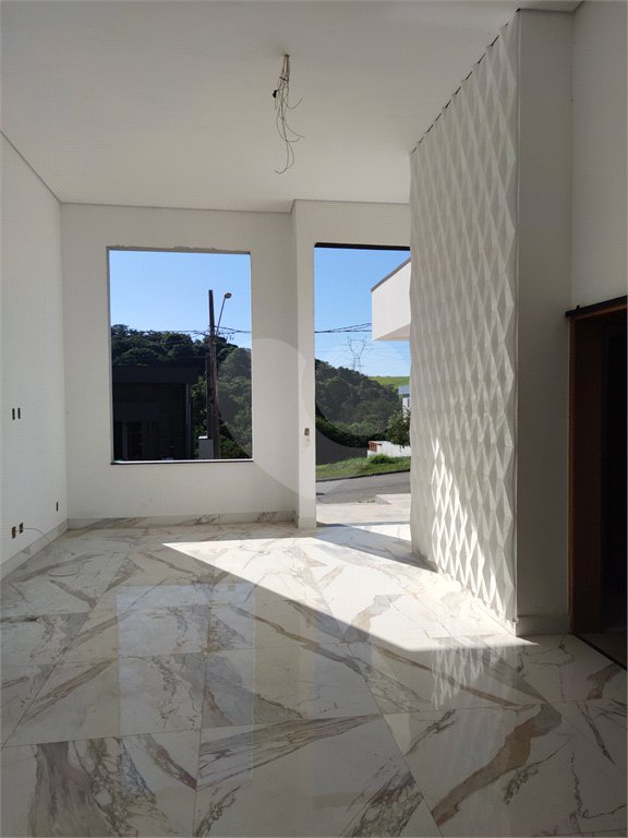 Casa à venda com 3 suítes no condomínio Aruã Brisas, Mogi das Cruzes - SP