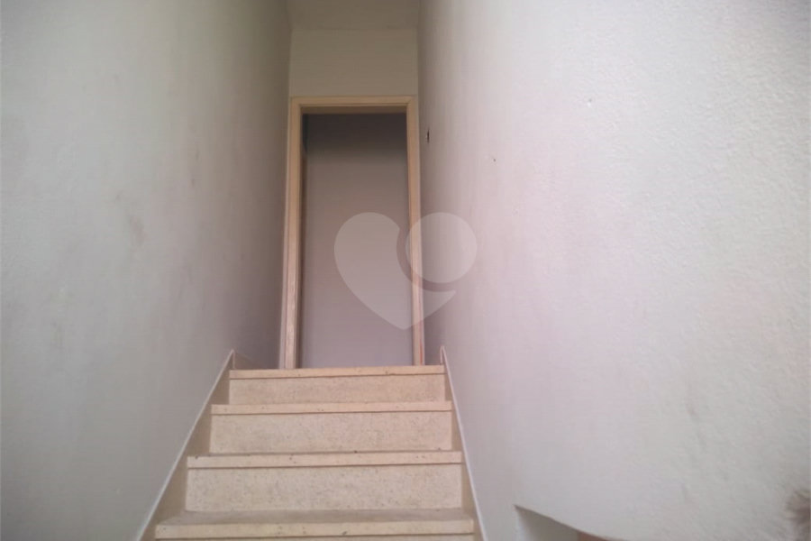 Sobrado à venda com 3 quartos em Vila Nivi, São Paulo, SP