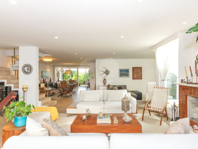 Casa à venda com 4 suítes no condomínio Las Cumbres, São Paulo - SP