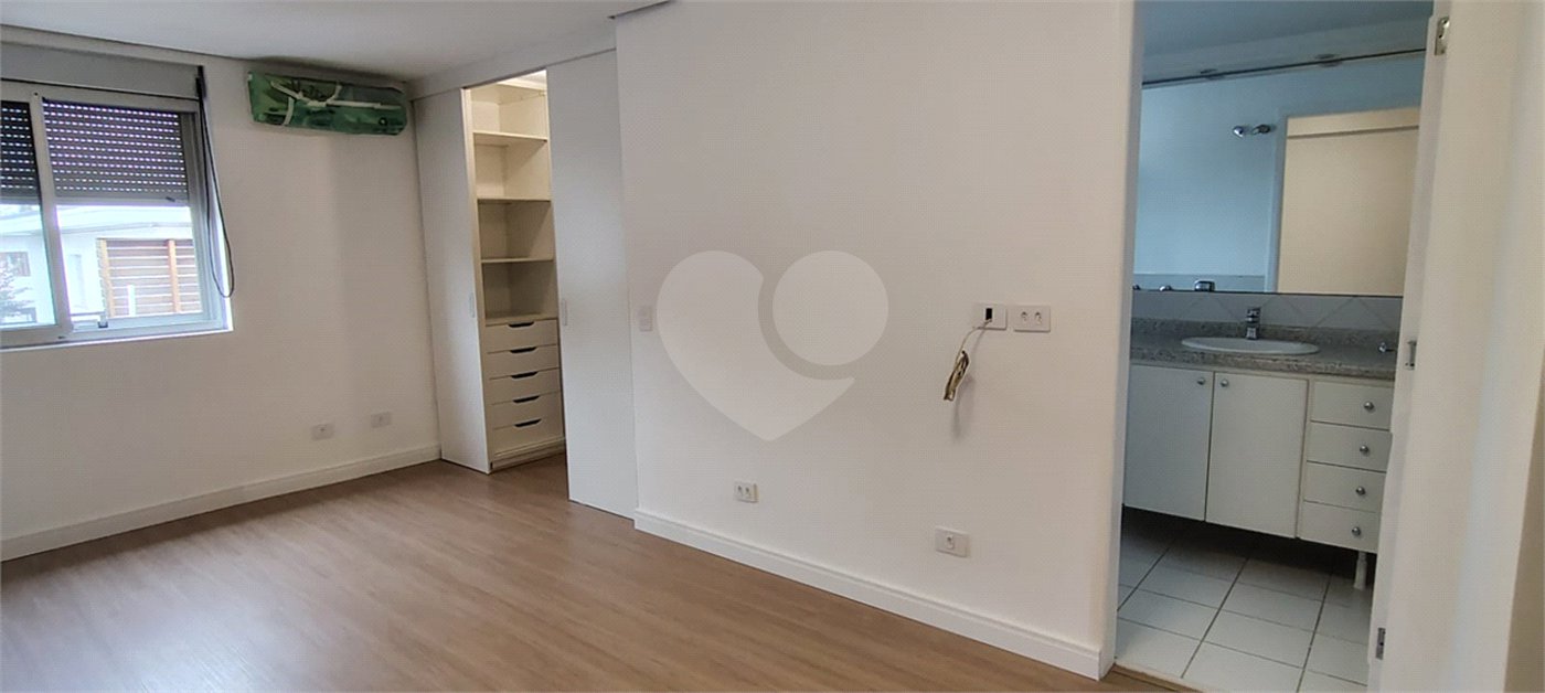 Casa de Vila à venda com 3 quartos, sendo 2 suítes, em Santo Amaro, São Paulo, SP