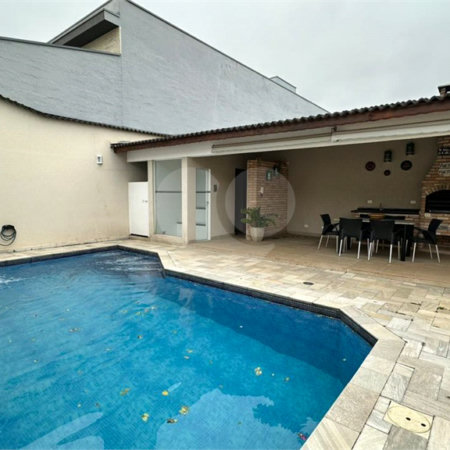 Casa à venda com 4 quartos, sendo 3 suítes, em Vila Galvão, Guarulhos, SP