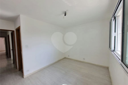 Sobrado à venda com 3 quartos, sendo 1 suíte,  em Jardim Ester Yolanda, São Paulo, SP