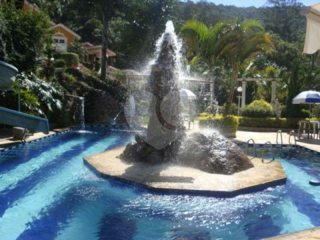 Sobrado à venda com 5 suítes em Juqueri Mirim, Mairiporã, SP