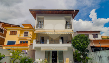 Casa à venda com 4 quartos, sendo 3 suítes,  em Vila Sônia, São Paulo, SP