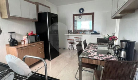 Casa à venda com 3 quartos em Vila Oliveira, Mogi das Cruzes, SP