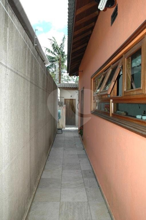 Sobrado à venda com 5 quartos, sendo 4 suítes, em Interlagos, São Paulo, SP