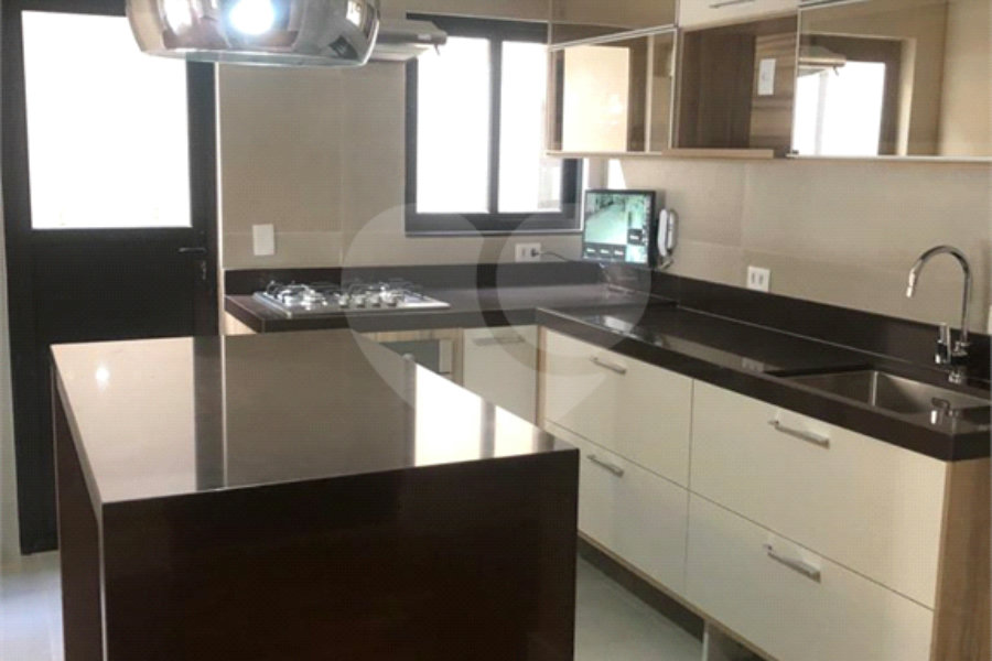 Casa à venda com 4 quartos, sendo 2 suítes,  em Horto Florestal, São Paulo, SP