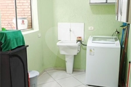 Casa à venda com 3 quartos, sendo 1 suíte, em Vila Roque, São Paulo, SP