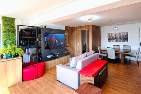 Apartamento à venda com 3 quartos, sendo 1 suíte, em Mirandópolis, São Paulo, SP