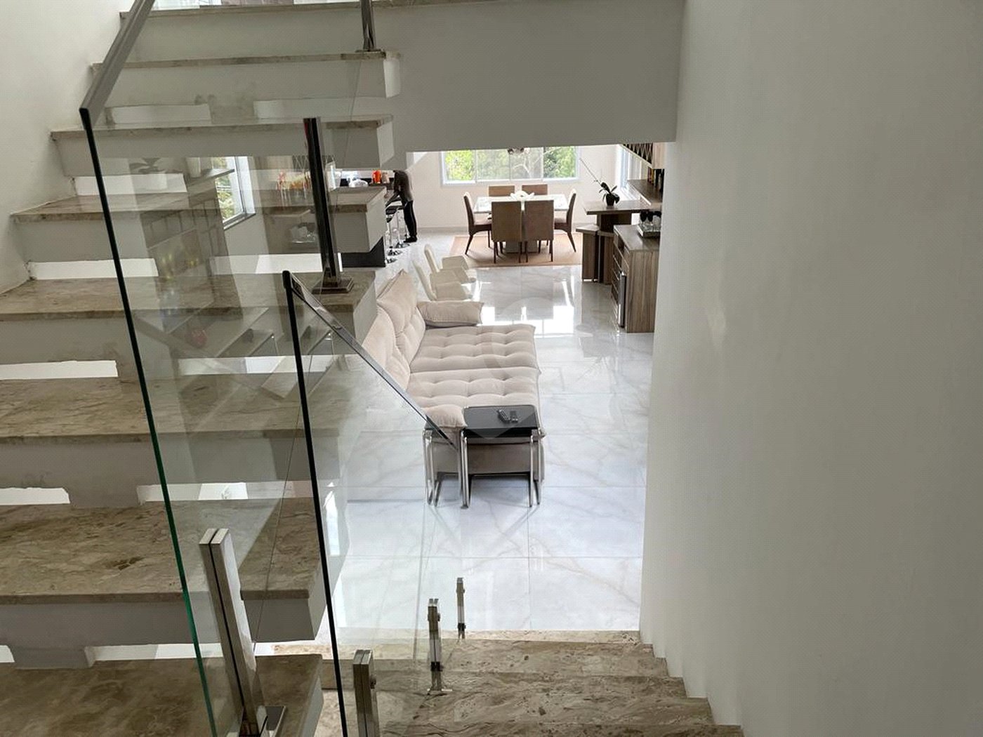 Casa à venda com 4 suítes em Suru, Santana de Parnaíba, SP
