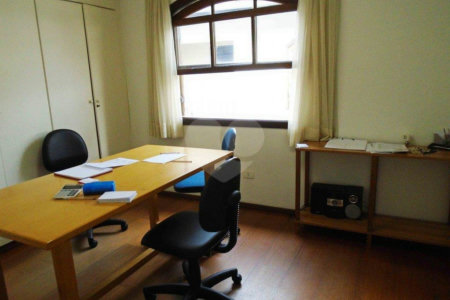Sobrado à venda com 3 quartos, sendo 1 suíte, em Chácara Santo Antônio, São Paulo, SP